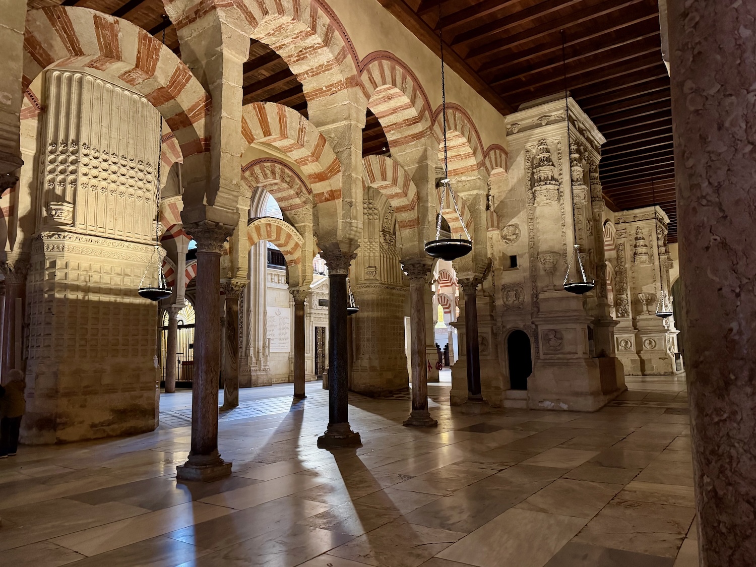 In der Moschee-Kathedrale 2